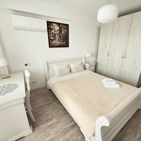 Yusuf Nerva Traian Apartament *