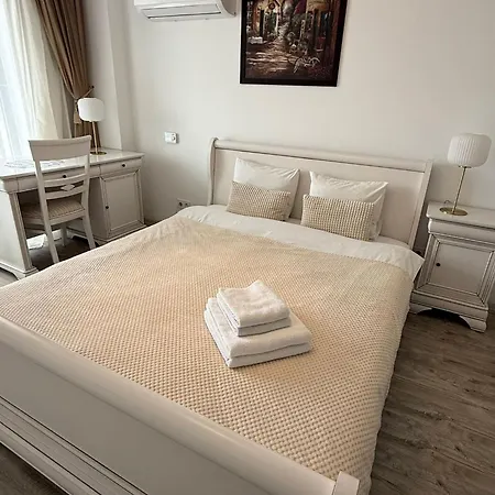 Yusuf Nerva Traian Apartament *