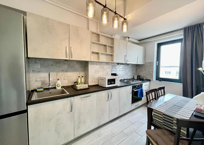 Yusuf Nerva Traian * ブカレスト