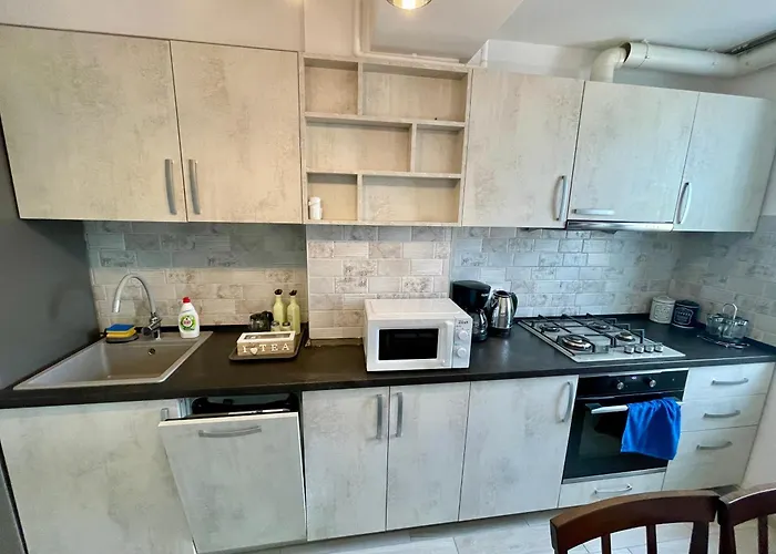 Yusuf Nerva Traian * Bucureşti